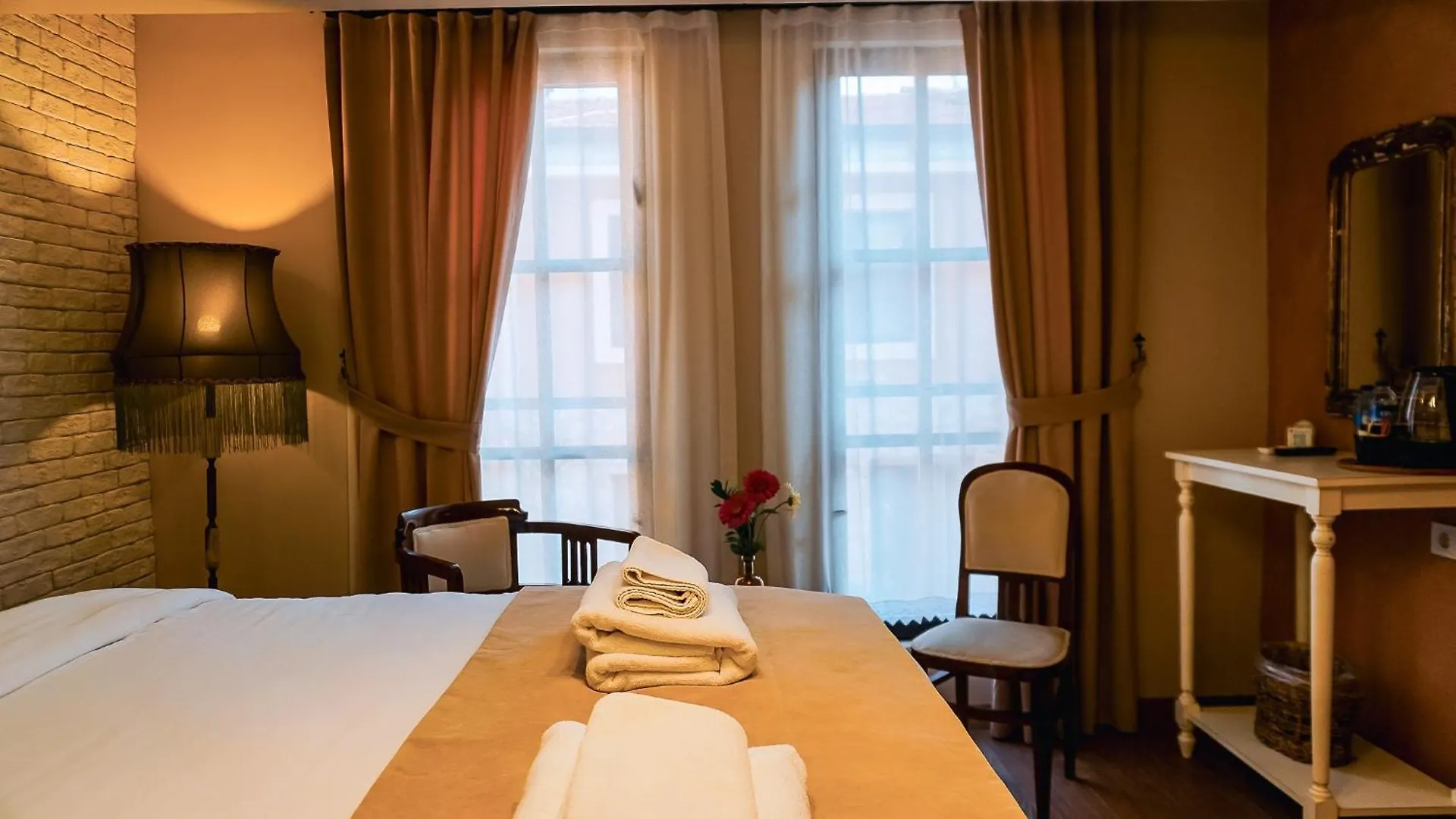 Hotel 1870'S Tas Konak Otel - Sanat Sokagi Izmir
